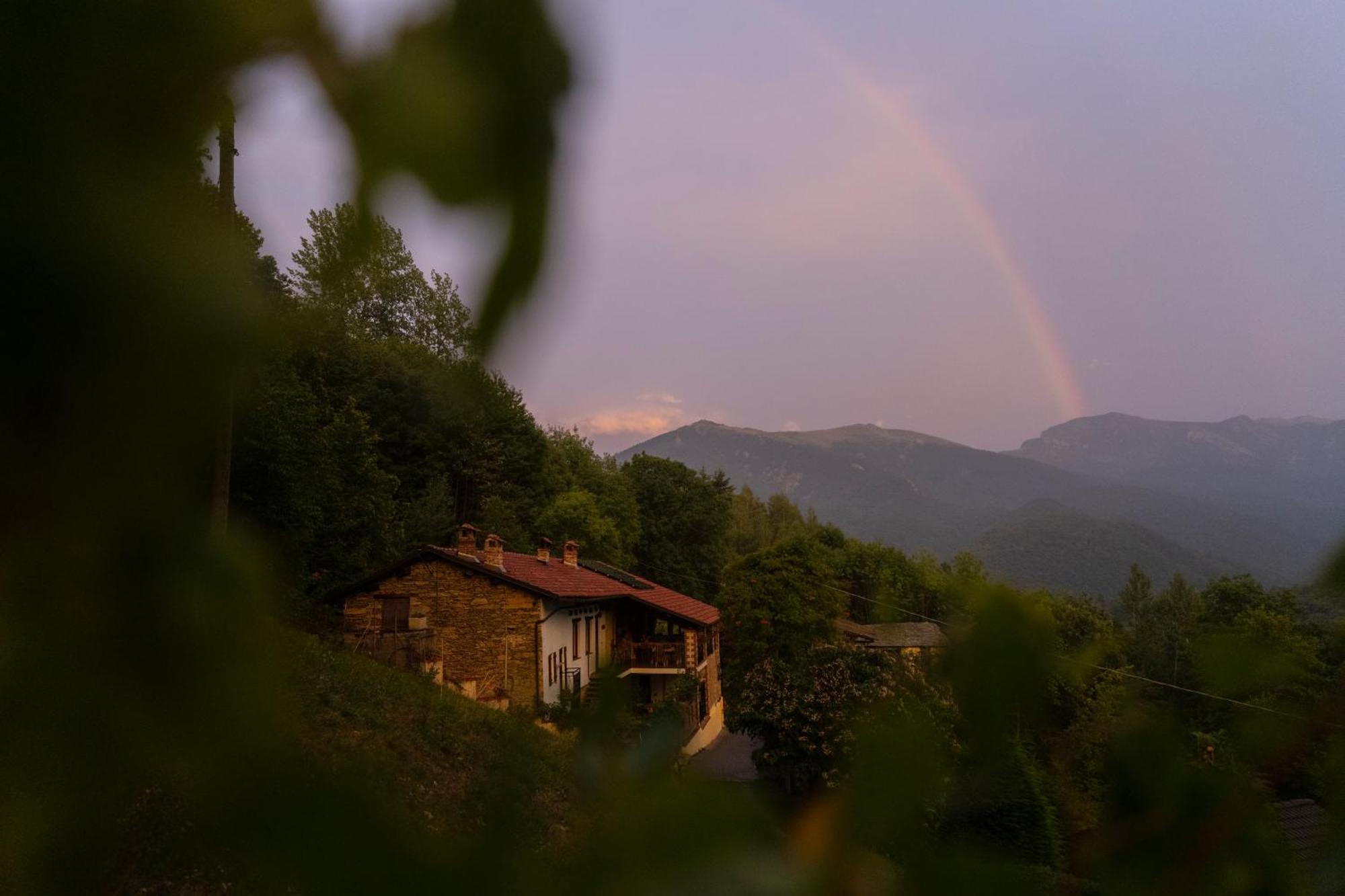 Iduevagamondi - Ospitalita Rurale Famigliare Di Montagna Bed & Breakfast Chiusa di Pesio ภายนอก รูปภาพ
