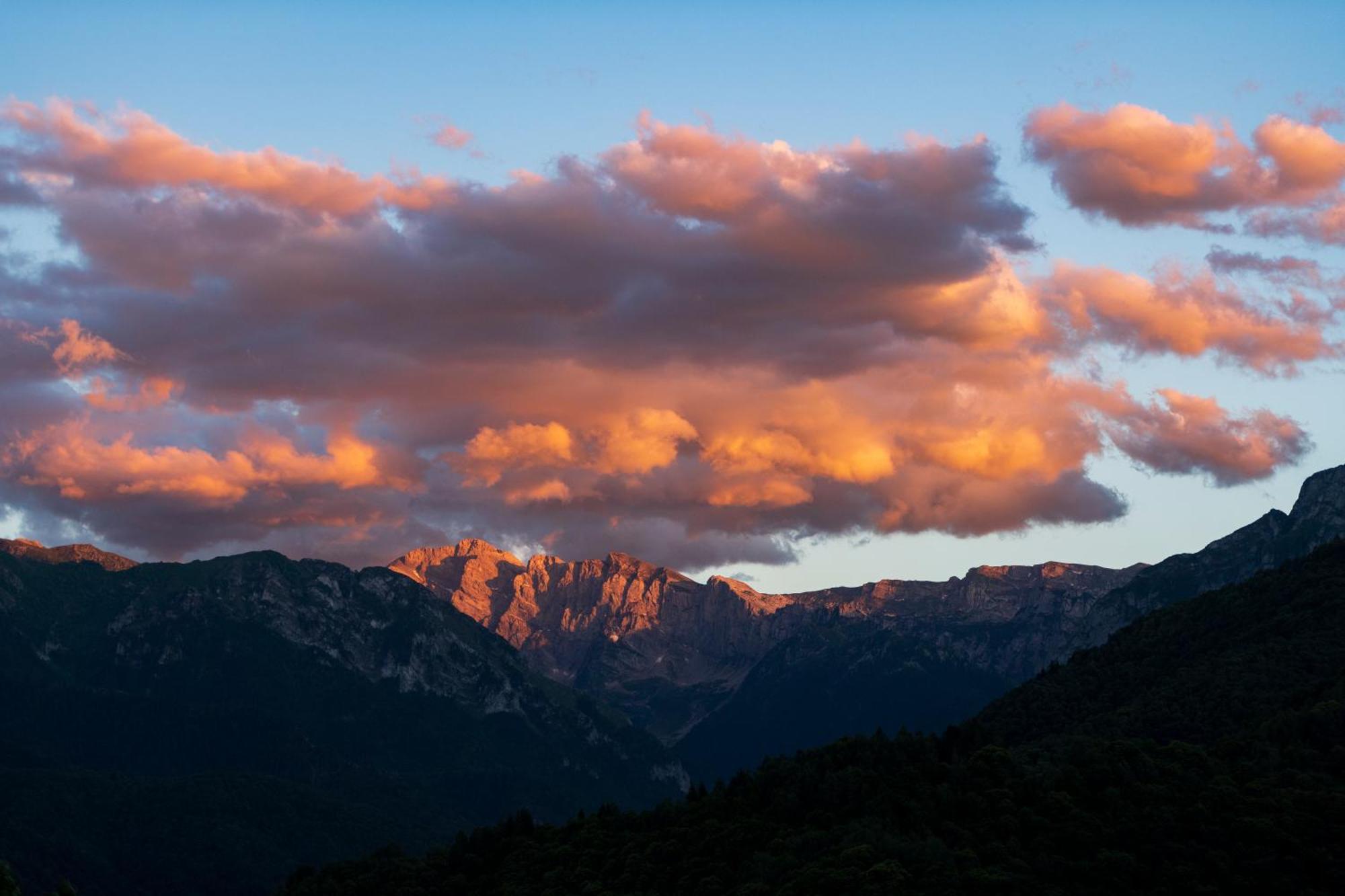 Iduevagamondi - Ospitalita Rurale Famigliare Di Montagna Bed & Breakfast Chiusa di Pesio ภายนอก รูปภาพ